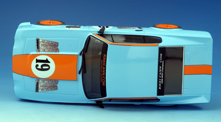 SCALEXTRIC Aston Martin V8  Gulf